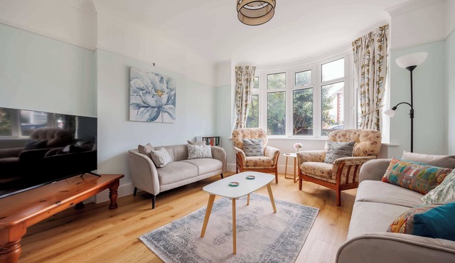 Primrose - Refurbished Family Home