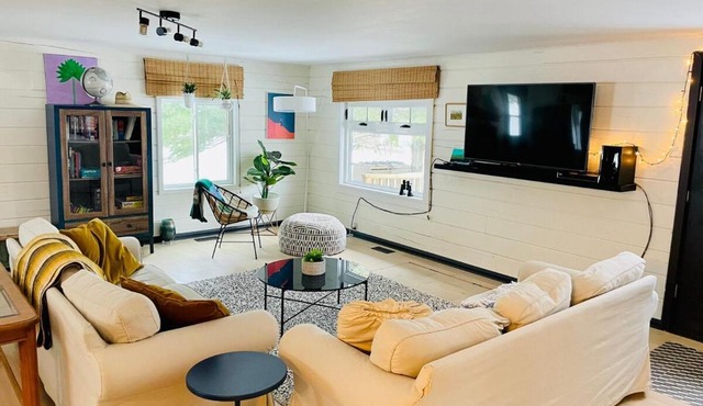 Prince Edward County Beachfront Retreat