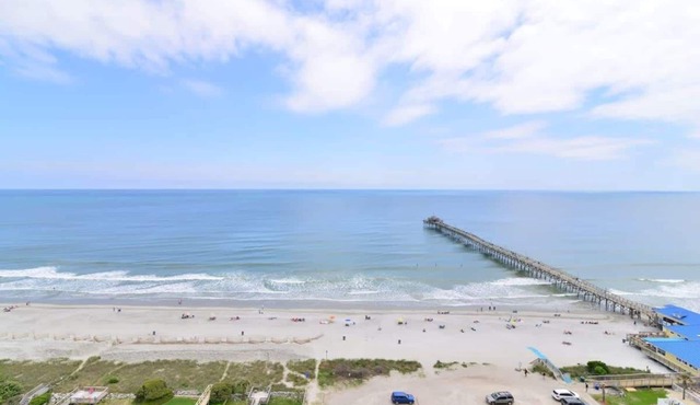 Prince Luxury Ocean View w Sky Pool Lazy River