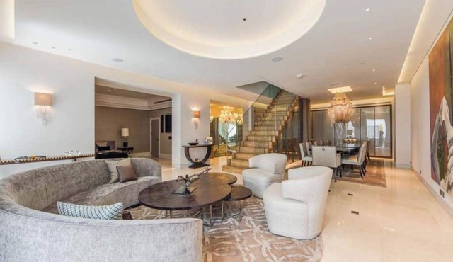 Princes Gate (PG415)