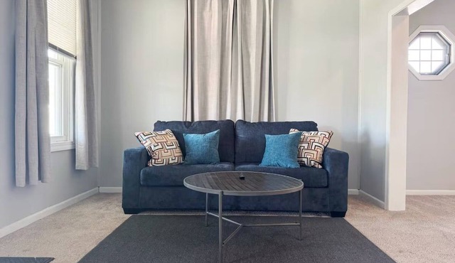 Princeton Place - QUEEN 2BD/1BA Apt