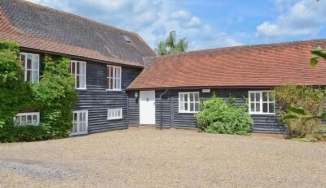 Priory Barn - ideal for large family groups. Sleeps 8/9 adults plus 3 children