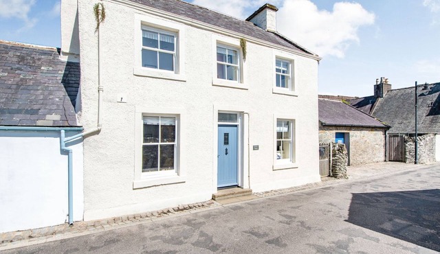 PRIORY WALK, pet friendly, character holiday cottage in Whithorn