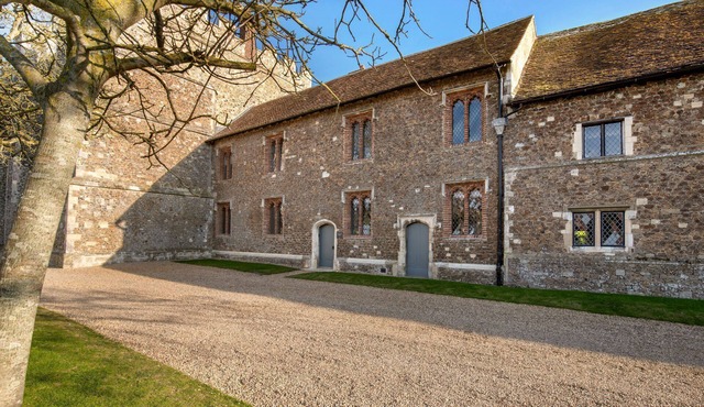 Priory West Gate - Luxury Cottages