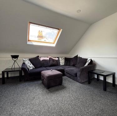 Pristine 2 bedroom apartment with off street parking