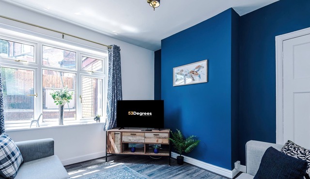 Pristine 3-Bed Home in Stoke | Ideal for Business - Sleeps 7