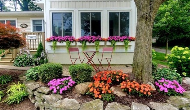 Pristine 3-bedroom cottage in Lakeside, Ohio with central air, laundry, Wi-Fi