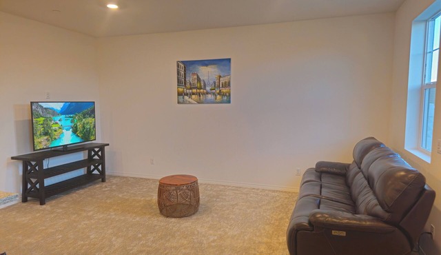 Pristine 3-bedroom townhome in Winchester.
