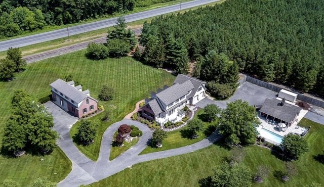 Pristine 5 Acre Home/Pool/Pool House