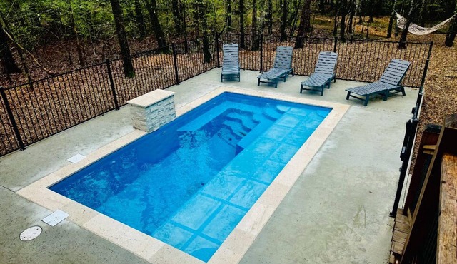 Pristine Cabin | Hot Tub + Fire Pit + Space