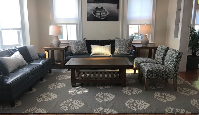 Pristine Home Prime Spot Beach/Town/Cliffwalk! Lead Safe Certificate!