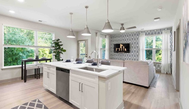Pristine Living 5 Min From Downtown