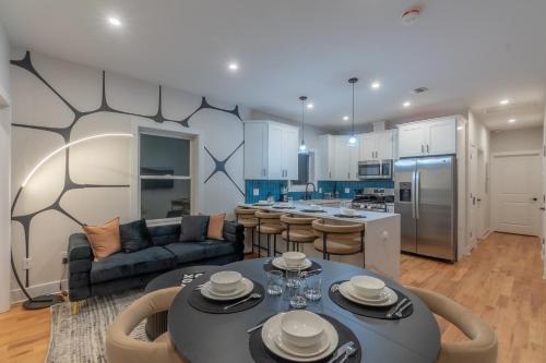 Pristine Pad, Sleep 12, Free parking, 3BRs, 20 PERCENT OFF