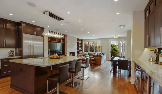 PRISTINE PREMIER LUXURY 3-STORY GREYSTONE HOME! ABSOLUTELY NO PARTIES!