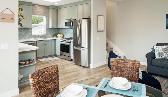 Pristine, private home with OCEAN VIEWS near Del Mar & Torrey Pines