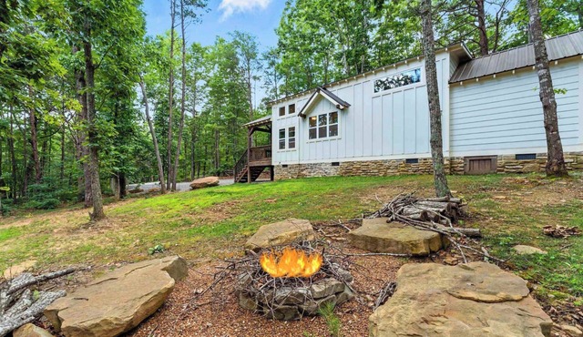 Pristine, Quaint - The Hemlock Hideaway Tiny Home!