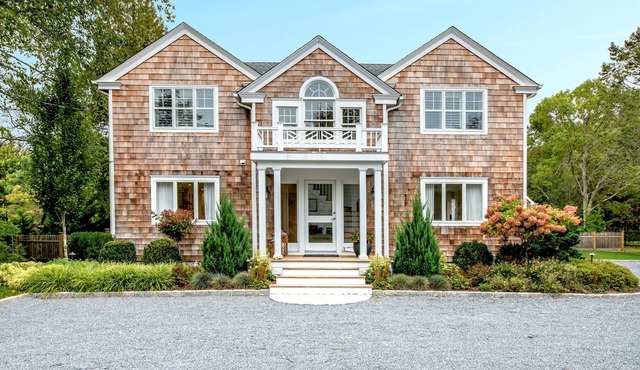 Pristine Quogue village home