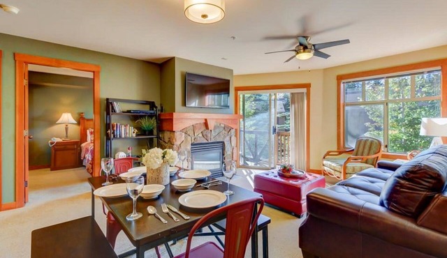 Pristine Ski Retreat, Slope Views in Solitude Village, 2 Bedroom, 2 Bath