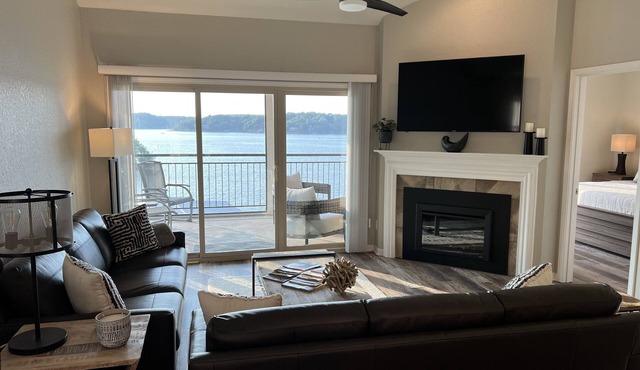 Pristine-Top Floor & Amazing Main Channel Views! Prime Location.