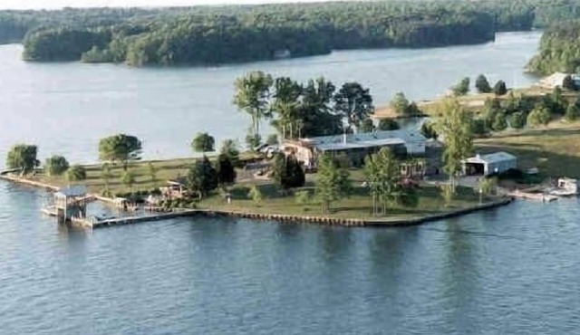 Priv Estate, Family Reunions Weddings, private Harbor & lots of fun things to do