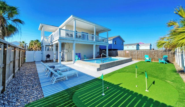 Priv Pool & Yard w/Putting Green! | Newly Remodeled | Always Sunny by AvantStay