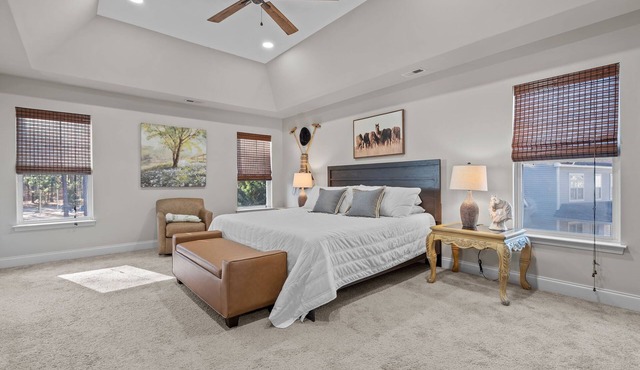 Privacy in the Pines + Hot Tub +Custom Fire Pit