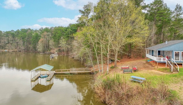 Privacy, incredible views, private boat dock, comfy beds and huge back porch!