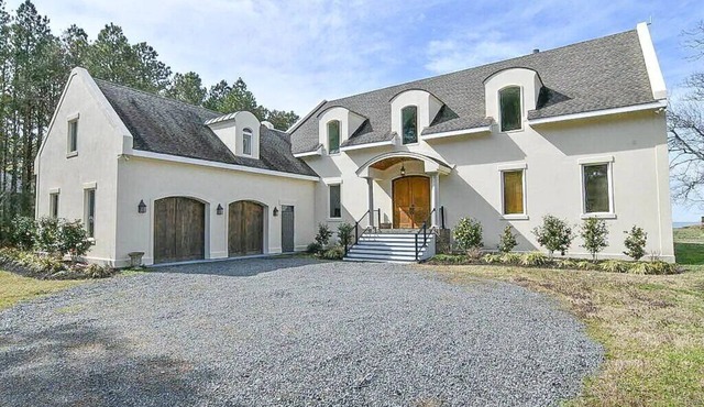 Privacy & tranquility at Beauty on the Beach, Beachfront!