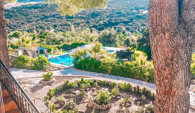 Private pool and barbecue. Ideal for families. Only 1 hour and a half from Madrid