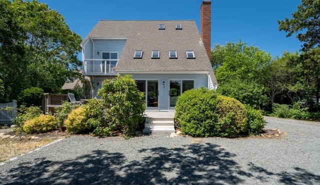 Private 1/2 acre property, charming 4 bedroom, 21/2 bath, great Katama location.