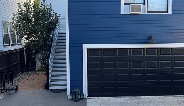 Private 1 bed 1 bath Studio Garage Apartment in the Heights + Free WIFI
