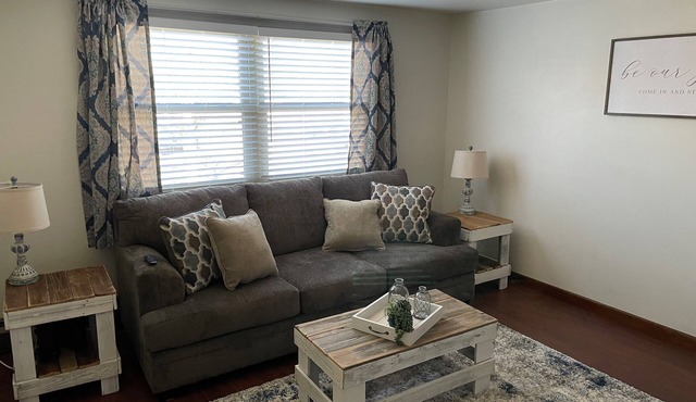 Private 1-bedroom apartment centrally located between Buffalo & Niagara Falls