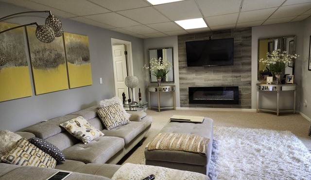 Private 1-bedroom apartment in quiet residential neighborhood