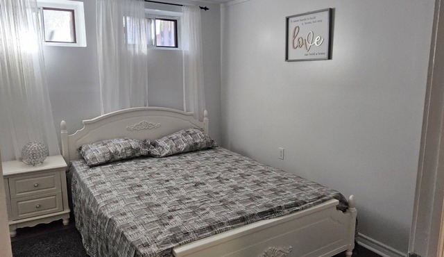 Private 1 Bedroom, Bath, Kitchen & Livingroom Basement Near Airport & Humber