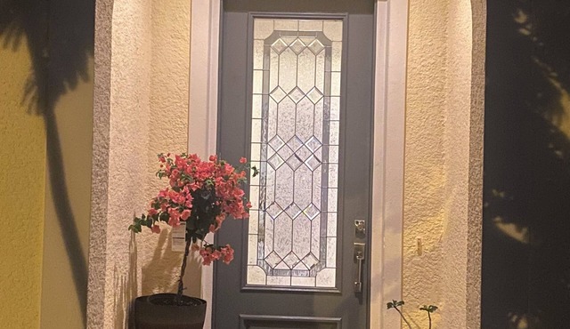 Private 1-bedroom in shared house in Clermont.