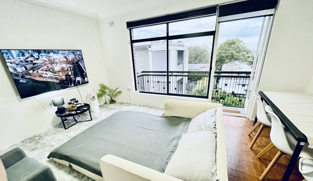 Private 1 Bedroom with Sydney City/River Views & with dedicated Parking