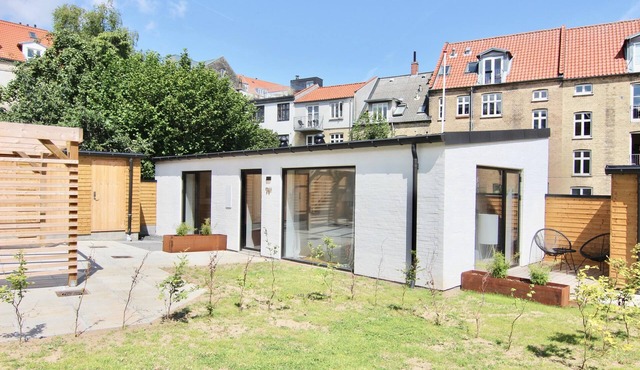 Private 1-BR townhouse wIth a terrace - 158