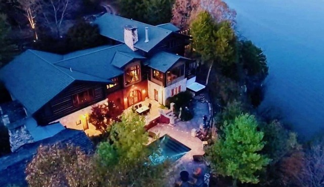 PRIVATE 10,000 SqFt lakefront log estate w. Pool - Golfers Retreat - Close to Big Cedar!
