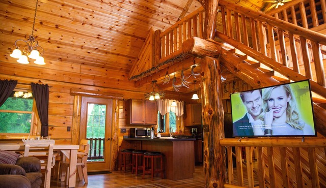 Private 10 acre Family Friendly Cabin w/zipline minutes from Mississippi River!