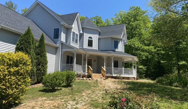 Private 10 acres with Blue Ridge Mountain Views! Enjoy any season RIGHT here!
