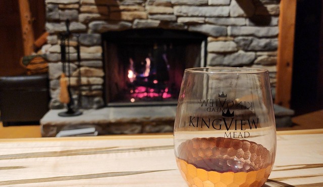 Private 100 Acre Wilderness Haven 2 minutes from the Grove City Premium Outlets