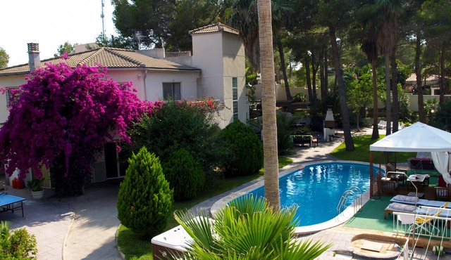⭐Private 11-Bedroom Villa💦♨️Jacuzzi ❄️Full A/C🍖BBQ⚡Fiber Internet 1000Mbps🏓PP