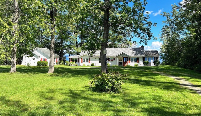 Private 151’ waterfront cottage, 3+bedrooms, two enclosed porches in Willsboro