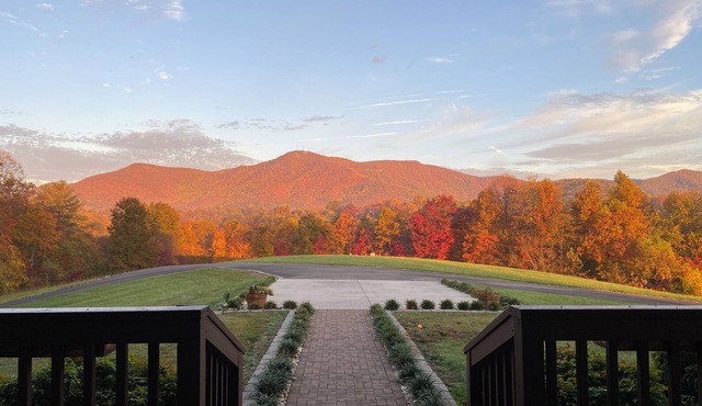 Private 17-Acre Farm Estate: 4BR, 3.5 BA, 2 Kitchens, Near Blue Ridge Mountains