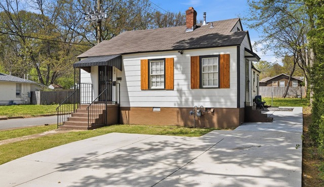 Private 1BR Duplex Driveway Parking. Near UofM