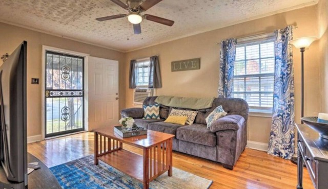 Private 1BR Duplex. King Bed, Parking, Near UofM