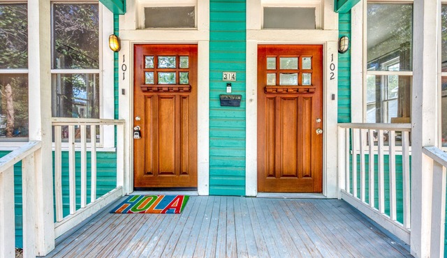 Private 1BR Retreat - Fenced Yard - Workspace - Pets Welcome!