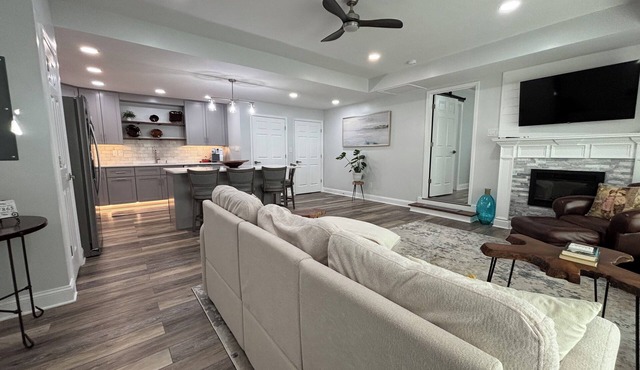 Private 1BR Suite . Quiet Stay Near Knoxville & Smoky Mountains