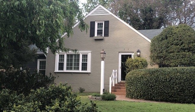 Private 2,000 Sq Ft Cottage in Historic Yorktown- w/trolley access