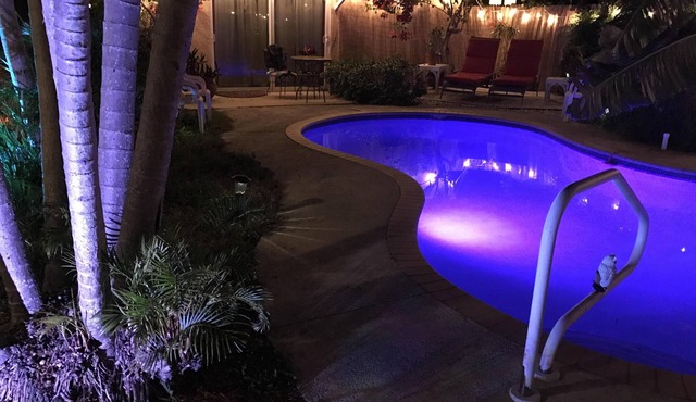 Private 2+1 -Room Pool House - walk to waterfront ! Heated salt water pool.